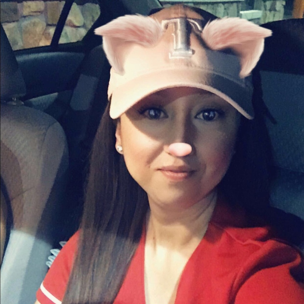 Hello fellow poshers, I am ONLY buying on posh!!!